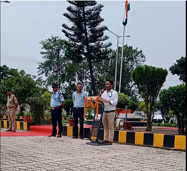 पंतनगर एयरपोर्ट पर एक भाषण के दौरान